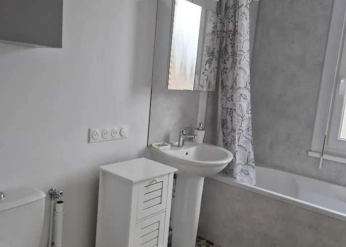 Cosy -proche Centre Ville- Nature Appartement *